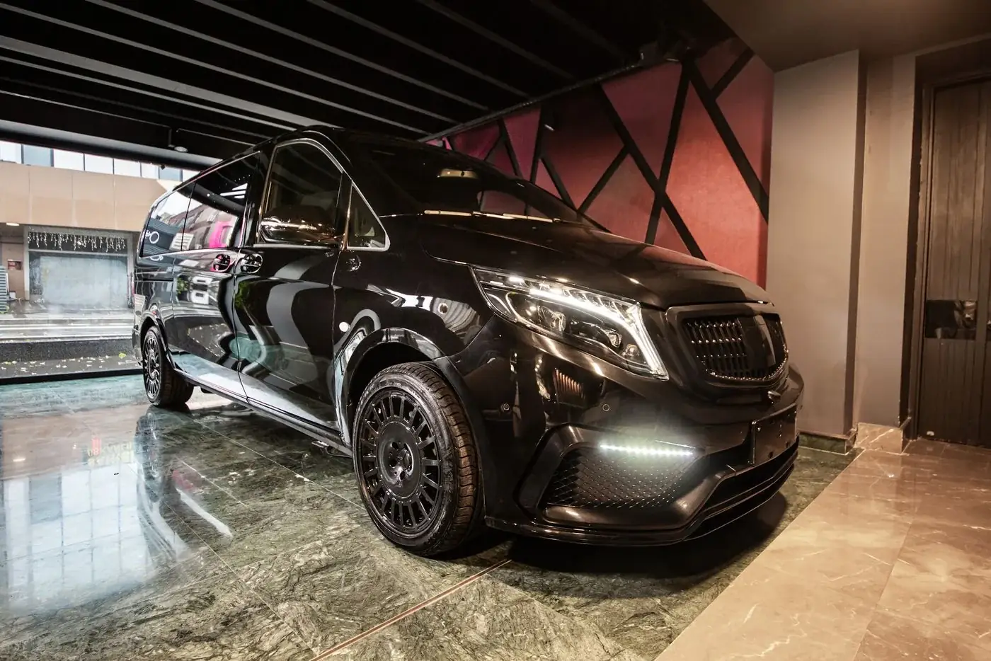 Siyah AMG